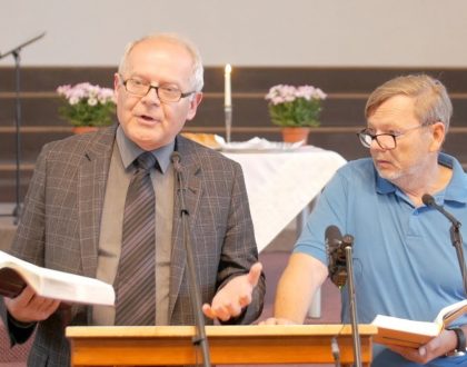 Jozua izaicina baznīcu turēt grūtu derību