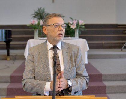 Nepareizā vēstneša pareizā vēsts nepareizajam klausītājam