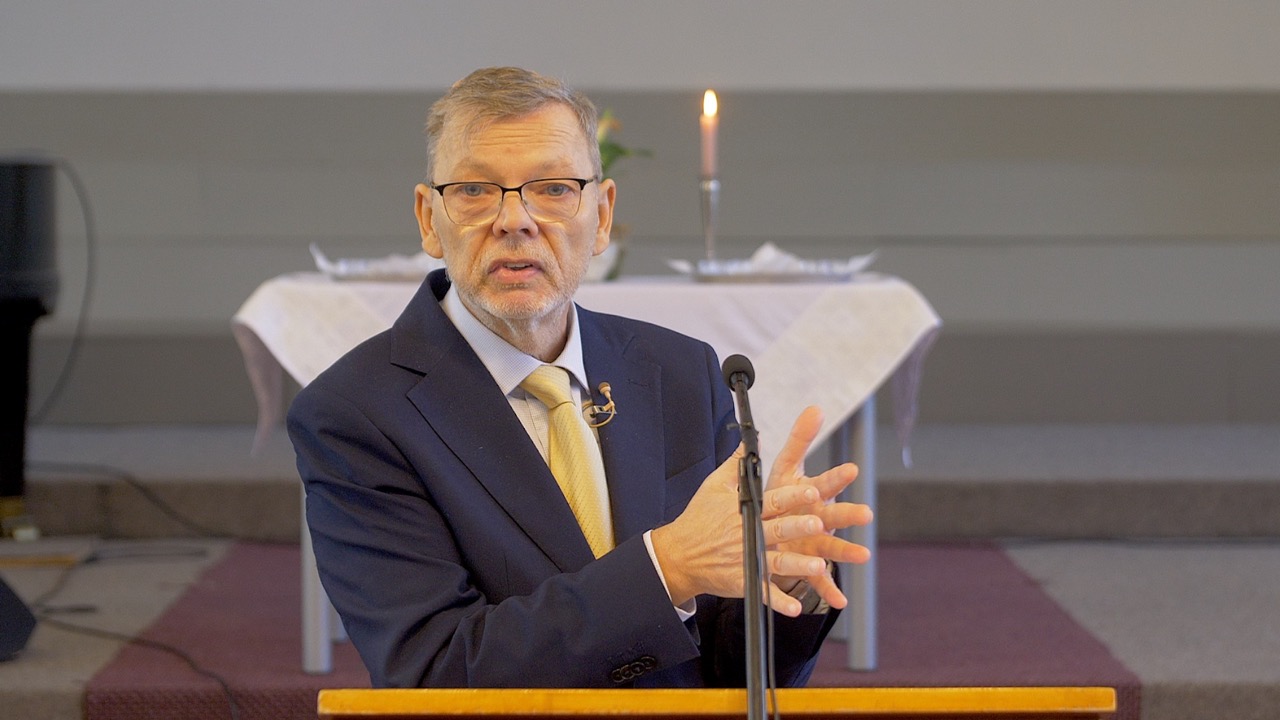 Apēst grāmatu un izvemt templi