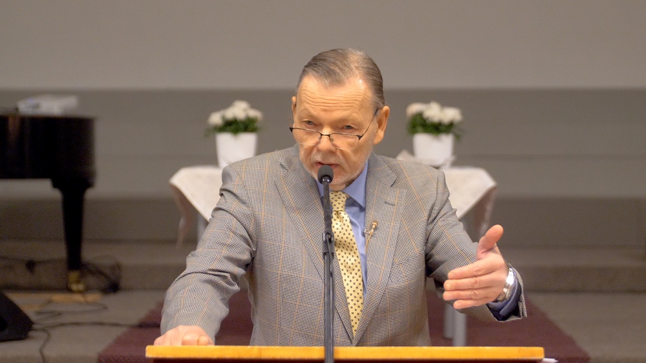 Atgriezieties nolādētā pagānu tauta