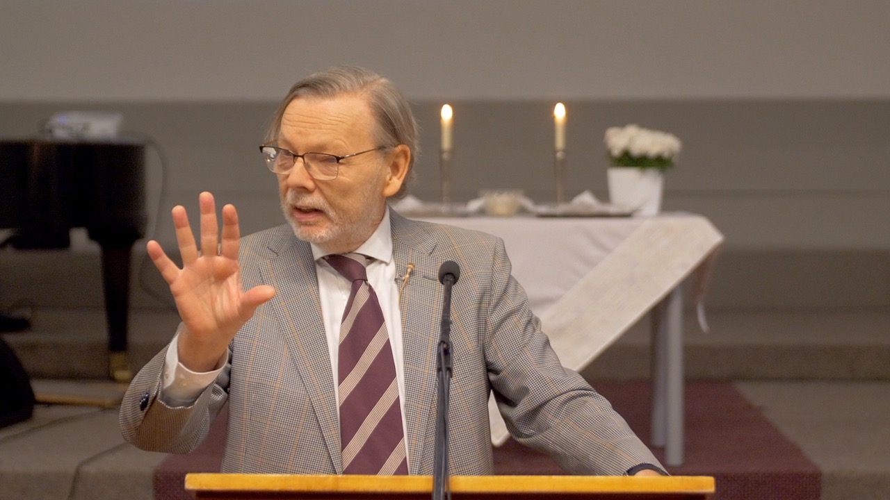 Tad nu mēs saucam nekauņas par svētītiem?