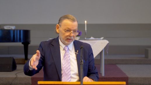 Valdnieks pār visu radību un jauno radību