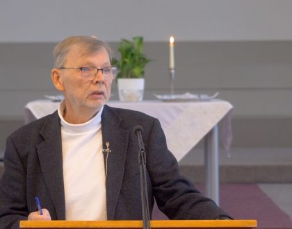 Jaunā identitāte un zemes locekļu nogalināšana